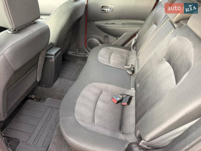 Красный Ниссан Кашкай, объемом двигателя 1.5 л и пробегом 150 тыс. км за 9999 $, фото 25 на Automoto.ua