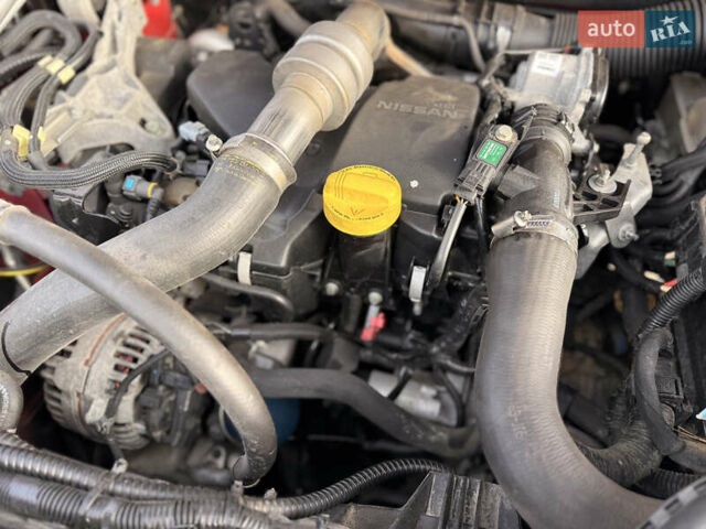 Красный Ниссан Кашкай, объемом двигателя 1.5 л и пробегом 150 тыс. км за 9999 $, фото 9 на Automoto.ua