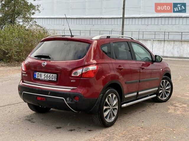 Красный Ниссан Кашкай, объемом двигателя 2 л и пробегом 202 тыс. км за 11350 $, фото 4 на Automoto.ua