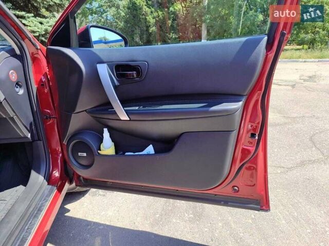 Ніссан Кашкай 2010 у Одесі на Automoto.ua Червоний Ніссан Кашкай, об'ємом двигуна 2 л та пробігом 179 тис. км за 10500 $, фото 16 на Automoto.ua