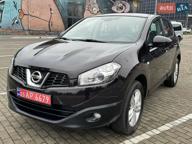 Красный Ниссан Кашкай, объемом двигателя 1.6 л и пробегом 163 тыс. км за 9950 $, фото 4 на Automoto.ua