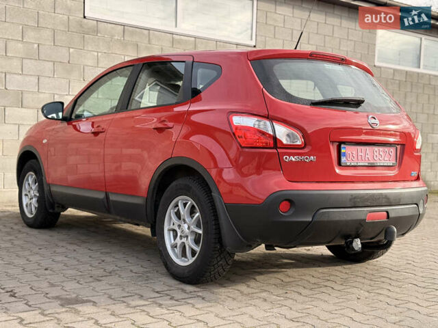 Красный Ниссан Кашкай, объемом двигателя 1.5 л и пробегом 150 тыс. км за 9999 $, фото 49 на Automoto.ua