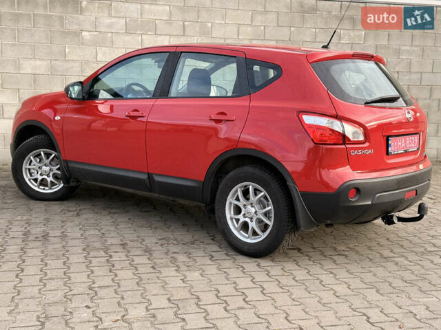 Красный Ниссан Кашкай, объемом двигателя 1.5 л и пробегом 150 тыс. км за 9999 $, фото 42 на Automoto.ua