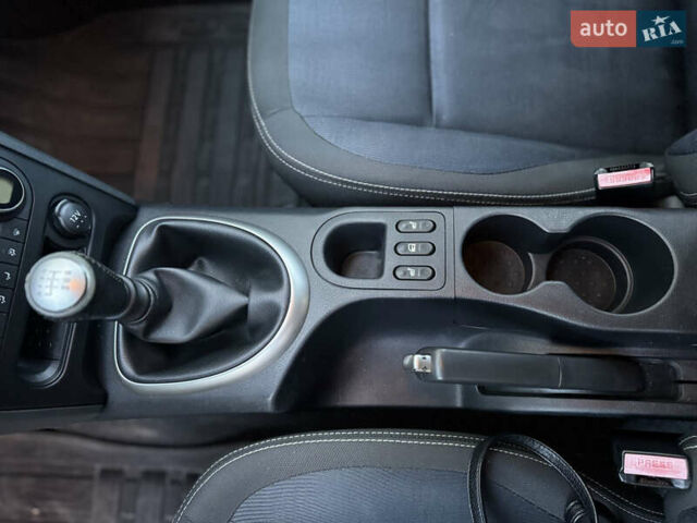 Червоний Ніссан Кашкай, об'ємом двигуна 1.5 л та пробігом 241 тис. км за 9700 $, фото 16 на Automoto.ua