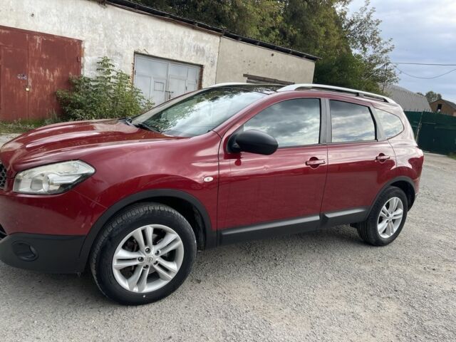 Червоний Ніссан Кашкай, об'ємом двигуна 1.5 л та пробігом 225 тис. км за 9999 $, фото 1 на Automoto.ua