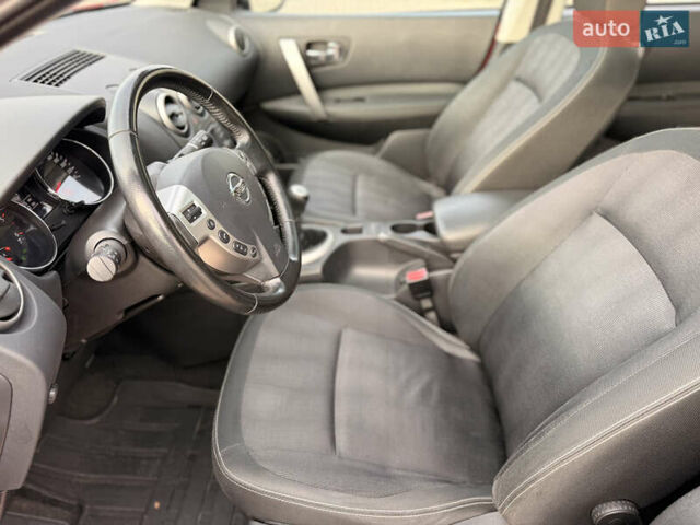 Красный Ниссан Кашкай, объемом двигателя 1.5 л и пробегом 150 тыс. км за 9999 $, фото 20 на Automoto.ua