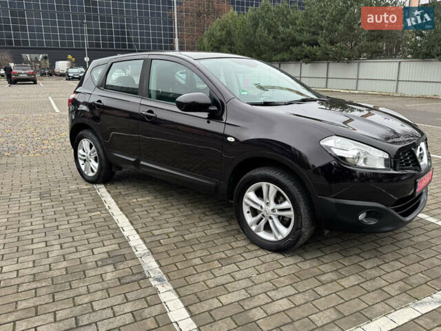 Красный Ниссан Кашкай, объемом двигателя 1.6 л и пробегом 163 тыс. км за 9950 $, фото 3 на Automoto.ua