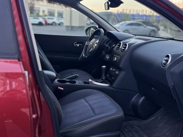 Красный Ниссан Кашкай, объемом двигателя 1.5 л и пробегом 242 тыс. км за 9600 $, фото 3 на Automoto.ua