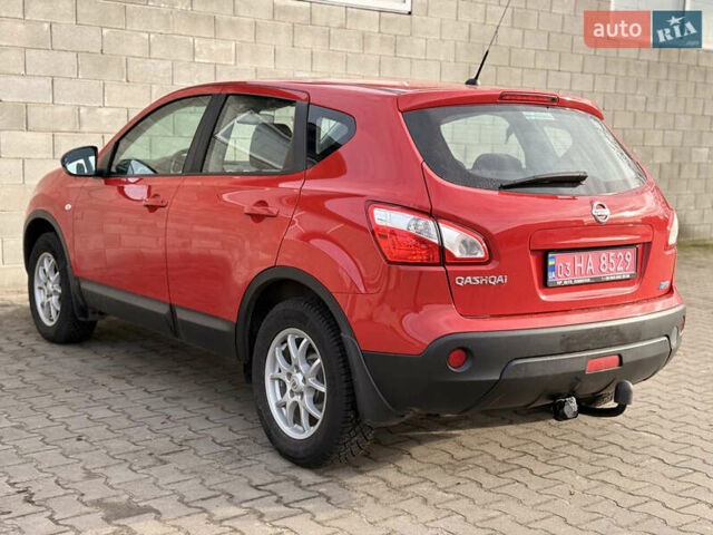 Красный Ниссан Кашкай, объемом двигателя 1.5 л и пробегом 150 тыс. км за 9999 $, фото 48 на Automoto.ua