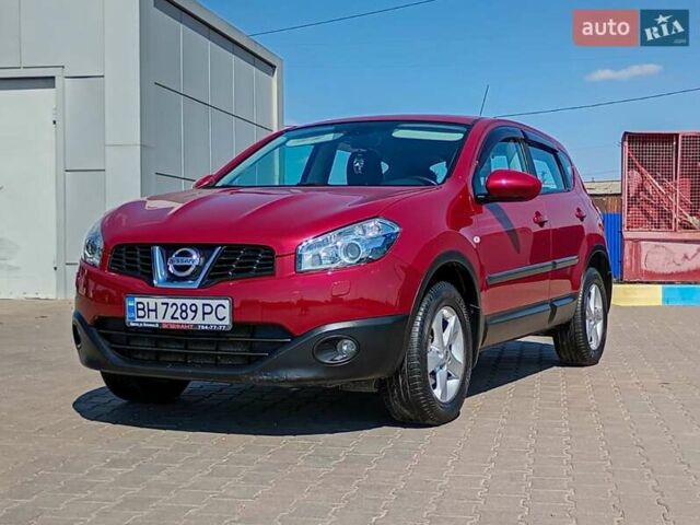 Красный Ниссан Кашкай, объемом двигателя 2 л и пробегом 115 тыс. км за 11700 $, фото 6 на Automoto.ua