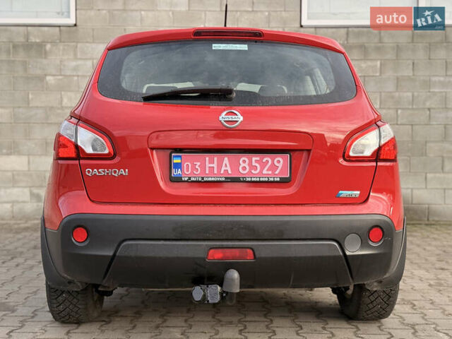 Красный Ниссан Кашкай, объемом двигателя 1.5 л и пробегом 150 тыс. км за 9999 $, фото 40 на Automoto.ua