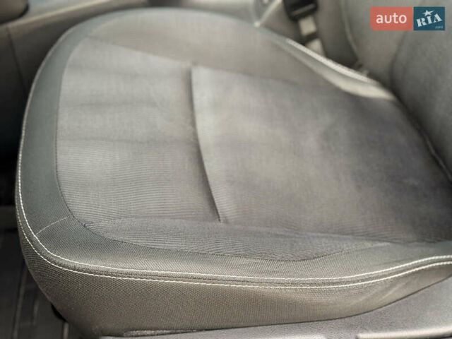 Красный Ниссан Кашкай, объемом двигателя 1.5 л и пробегом 150 тыс. км за 9999 $, фото 24 на Automoto.ua