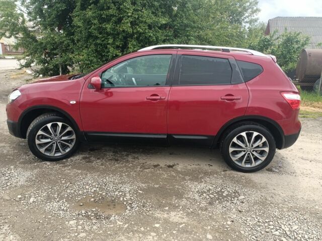 Красный Ниссан Кашкай, объемом двигателя 1.6 л и пробегом 153 тыс. км за 8800 $, фото 2 на Automoto.ua