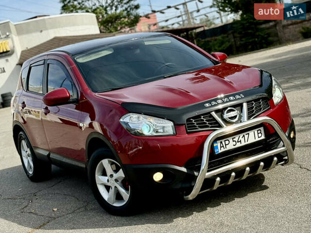 Красный Ниссан Кашкай, объемом двигателя 2 л и пробегом 165 тыс. км за 7900 $, фото 4 на Automoto.ua