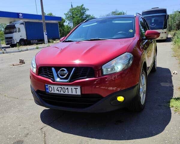 Ніссан Кашкай 2010 у Одесі на Automoto.ua Червоний Ніссан Кашкай, об'ємом двигуна 2 л та пробігом 179 тис. км за 10500 $, фото 2 на Automoto.ua
