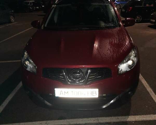 Красный Ниссан Кашкай, объемом двигателя 2 л и пробегом 220 тыс. км за 12800 $, фото 3 на Automoto.ua