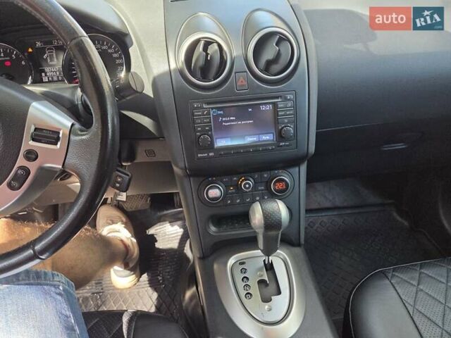 Красный Ниссан Кашкай, объемом двигателя 2 л и пробегом 108 тыс. км за 9800 $, фото 6 на Automoto.ua