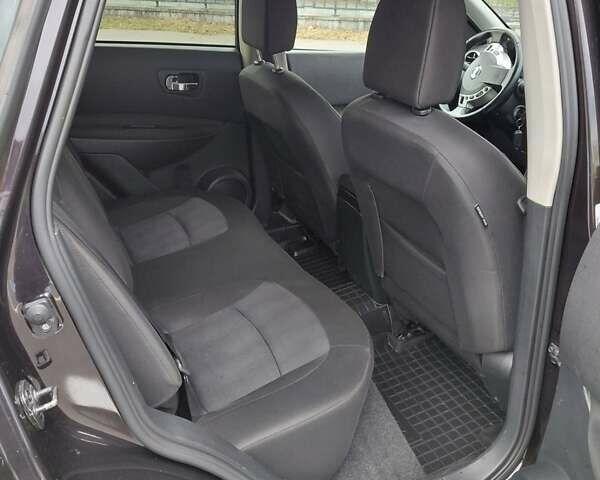 Красный Ниссан Кашкай, объемом двигателя 2 л и пробегом 172 тыс. км за 10500 $, фото 17 на Automoto.ua