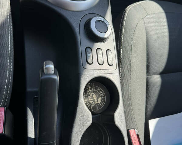 Красный Ниссан Кашкай, объемом двигателя 2 л и пробегом 202 тыс. км за 11300 $, фото 13 на Automoto.ua