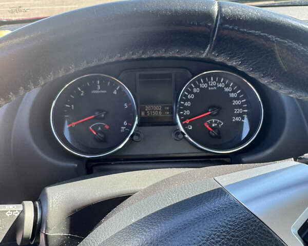 Красный Ниссан Кашкай, объемом двигателя 2 л и пробегом 207 тыс. км за 11750 $, фото 18 на Automoto.ua