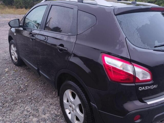 Красный Ниссан Кашкай, объемом двигателя 0 л и пробегом 256 тыс. км за 9999 $, фото 2 на Automoto.ua