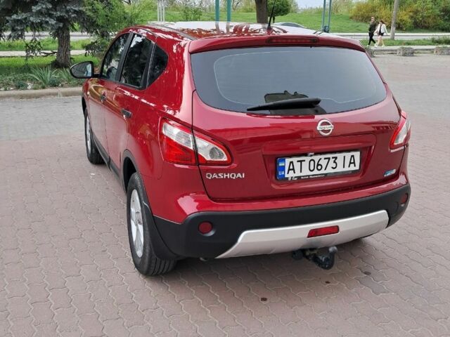 Червоний Ніссан Кашкай, об'ємом двигуна 0 л та пробігом 263 тис. км за 9700 $, фото 2 на Automoto.ua