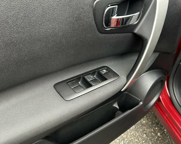 Червоний Ніссан Кашкай, об'ємом двигуна 2 л та пробігом 82 тис. км за 12499 $, фото 11 на Automoto.ua