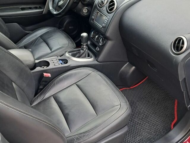 Червоний Ніссан Кашкай, об'ємом двигуна 0 л та пробігом 263 тис. км за 9700 $, фото 5 на Automoto.ua