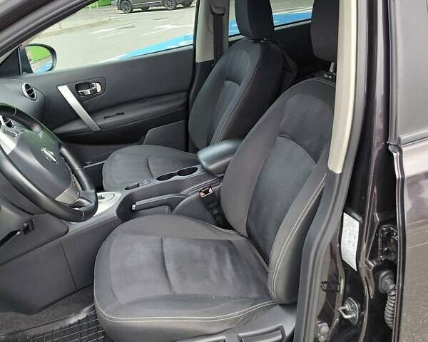 Красный Ниссан Кашкай, объемом двигателя 2 л и пробегом 172 тыс. км за 10500 $, фото 3 на Automoto.ua