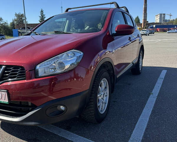 Красный Ниссан Кашкай, объемом двигателя 2 л и пробегом 207 тыс. км за 11750 $, фото 2 на Automoto.ua