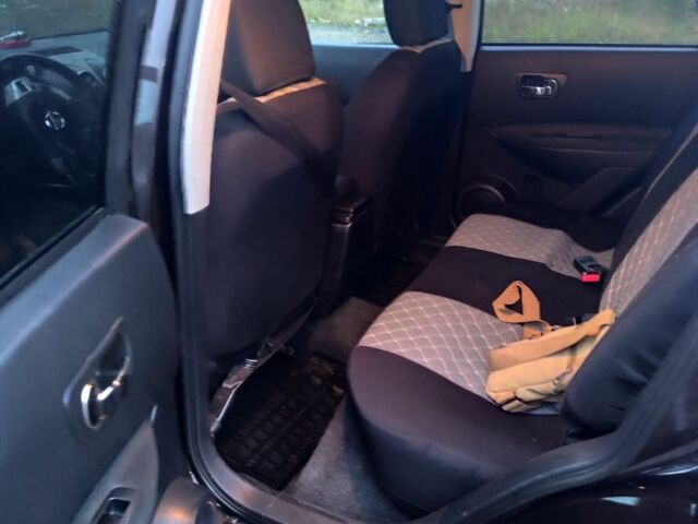 Красный Ниссан Кашкай, объемом двигателя 0 л и пробегом 256 тыс. км за 9999 $, фото 5 на Automoto.ua