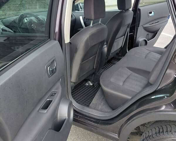 Красный Ниссан Кашкай, объемом двигателя 2 л и пробегом 172 тыс. км за 10500 $, фото 11 на Automoto.ua