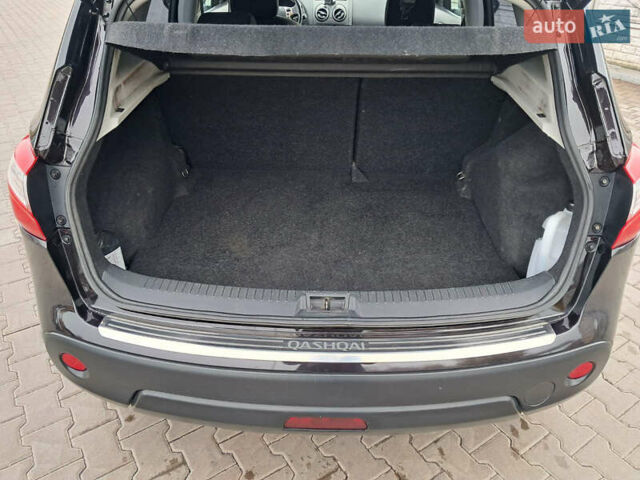 Ніссан Кашкай 2011 у Кривому Розі на Automoto.ua Червоний Ніссан Кашкай, об'ємом двигуна 1.99 л та пробігом 140 тис. км за 10700 $, фото 14 на Automoto.ua