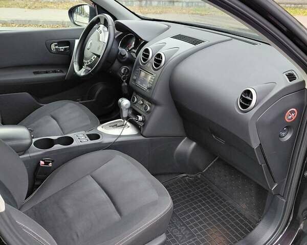 Красный Ниссан Кашкай, объемом двигателя 2 л и пробегом 172 тыс. км за 10500 $, фото 18 на Automoto.ua