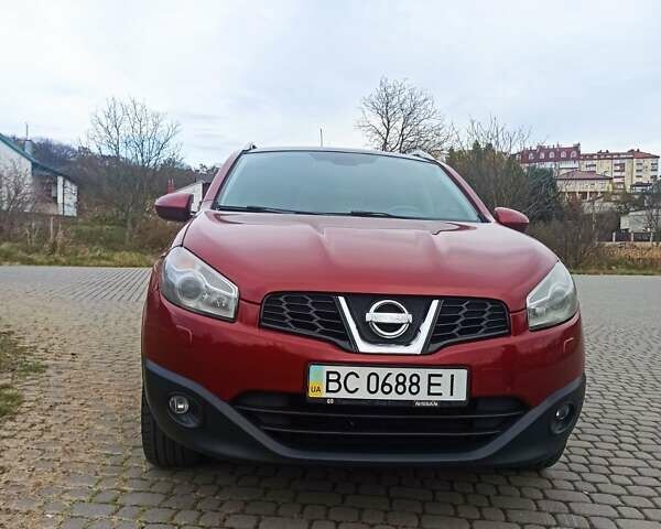 Красный Ниссан Кашкай, объемом двигателя 2 л и пробегом 117 тыс. км за 11100 $, фото 2 на Automoto.ua