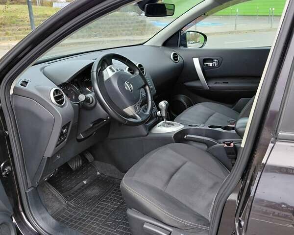 Красный Ниссан Кашкай, объемом двигателя 2 л и пробегом 172 тыс. км за 10500 $, фото 14 на Automoto.ua