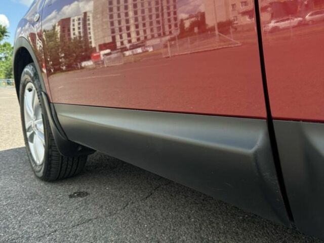 Красный Ниссан Кашкай, объемом двигателя 2 л и пробегом 300 тыс. км за 10000 $, фото 7 на Automoto.ua