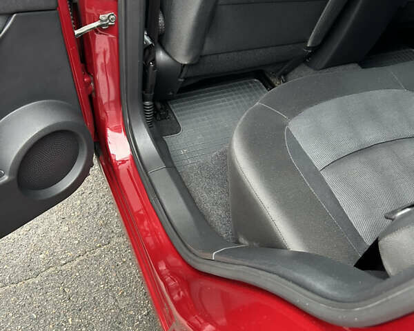 Червоний Ніссан Кашкай, об'ємом двигуна 2 л та пробігом 82 тис. км за 12499 $, фото 13 на Automoto.ua