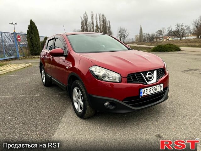 Красный Ниссан Кашкай, объемом двигателя 2 л и пробегом 61 тыс. км за 11400 $, фото 7 на Automoto.ua