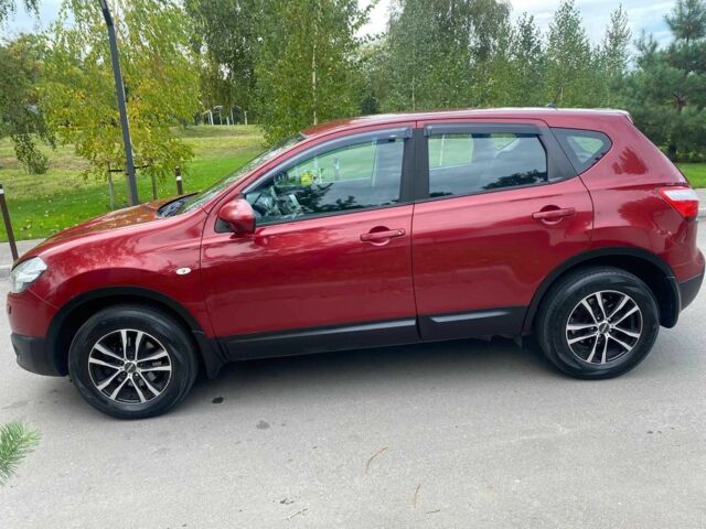 Красный Ниссан Кашкай, объемом двигателя 1.5 л и пробегом 225 тыс. км за 9800 $, фото 3 на Automoto.ua