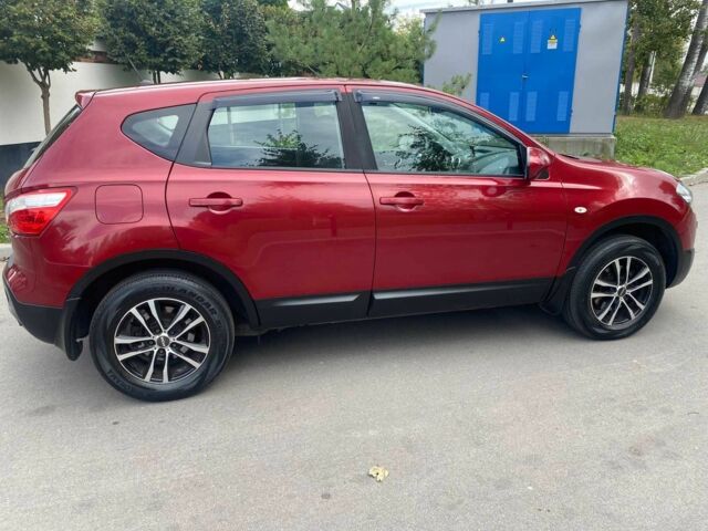 Красный Ниссан Кашкай, объемом двигателя 1.5 л и пробегом 225 тыс. км за 9800 $, фото 4 на Automoto.ua