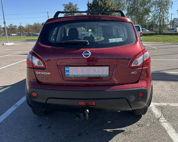 Красный Ниссан Кашкай, объемом двигателя 2 л и пробегом 207 тыс. км за 11750 $, фото 8 на Automoto.ua
