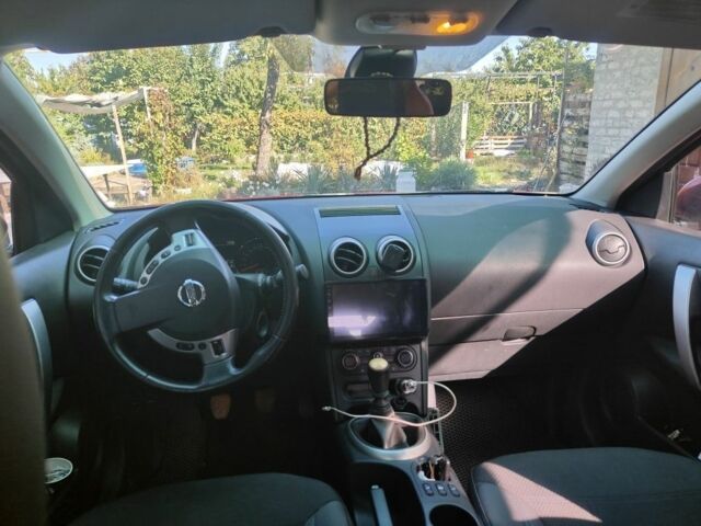 Красный Ниссан Кашкай, объемом двигателя 1.5 л и пробегом 330 тыс. км за 9500 $, фото 2 на Automoto.ua