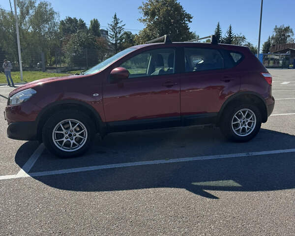 Красный Ниссан Кашкай, объемом двигателя 2 л и пробегом 202 тыс. км за 11300 $, фото 3 на Automoto.ua