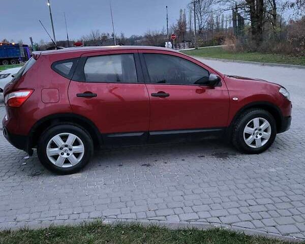 Красный Ниссан Кашкай, объемом двигателя 1.6 л и пробегом 170 тыс. км за 9200 $, фото 3 на Automoto.ua