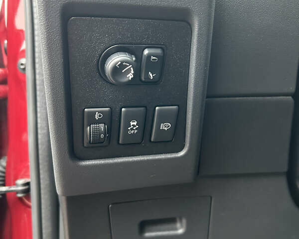 Червоний Ніссан Кашкай, об'ємом двигуна 2 л та пробігом 82 тис. км за 12499 $, фото 12 на Automoto.ua