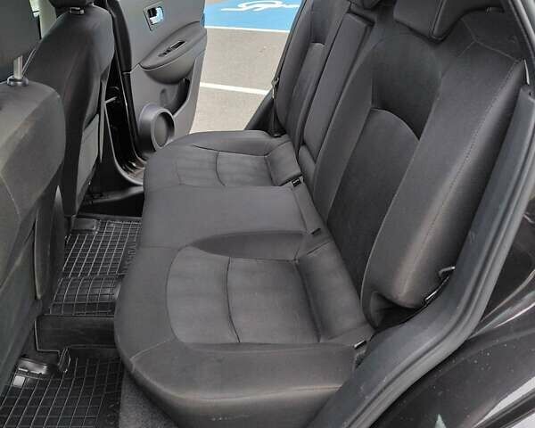 Красный Ниссан Кашкай, объемом двигателя 2 л и пробегом 172 тыс. км за 10500 $, фото 13 на Automoto.ua