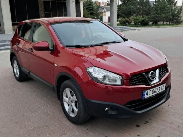Червоний Ніссан Кашкай, об'ємом двигуна 0 л та пробігом 263 тис. км за 9700 $, фото 1 на Automoto.ua