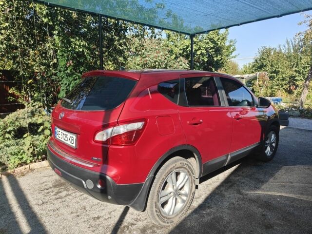 Красный Ниссан Кашкай, объемом двигателя 1.5 л и пробегом 330 тыс. км за 9500 $, фото 1 на Automoto.ua