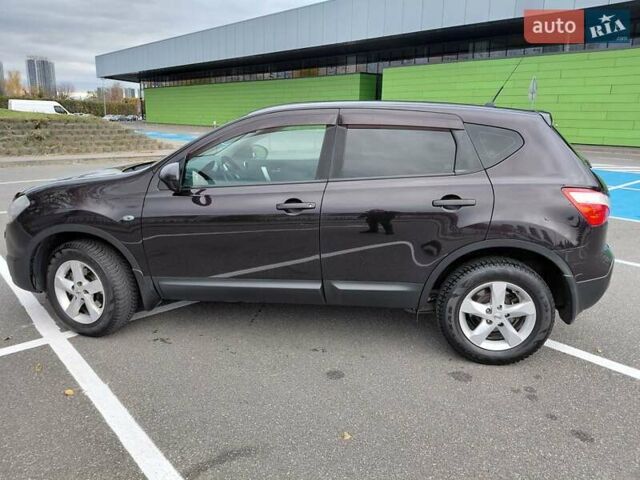 Красный Ниссан Кашкай, объемом двигателя 2 л и пробегом 172 тыс. км за 10500 $, фото 1 на Automoto.ua